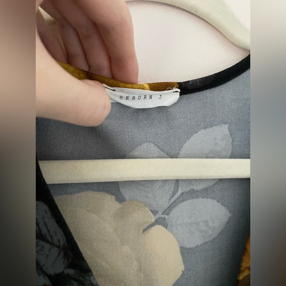 Reborn J Floral Knee Length Maxi Dress - Picture 4 of 6